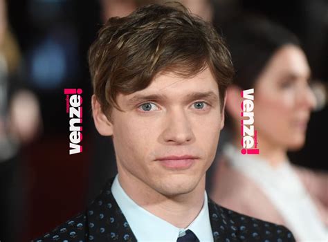 billy howle wiki